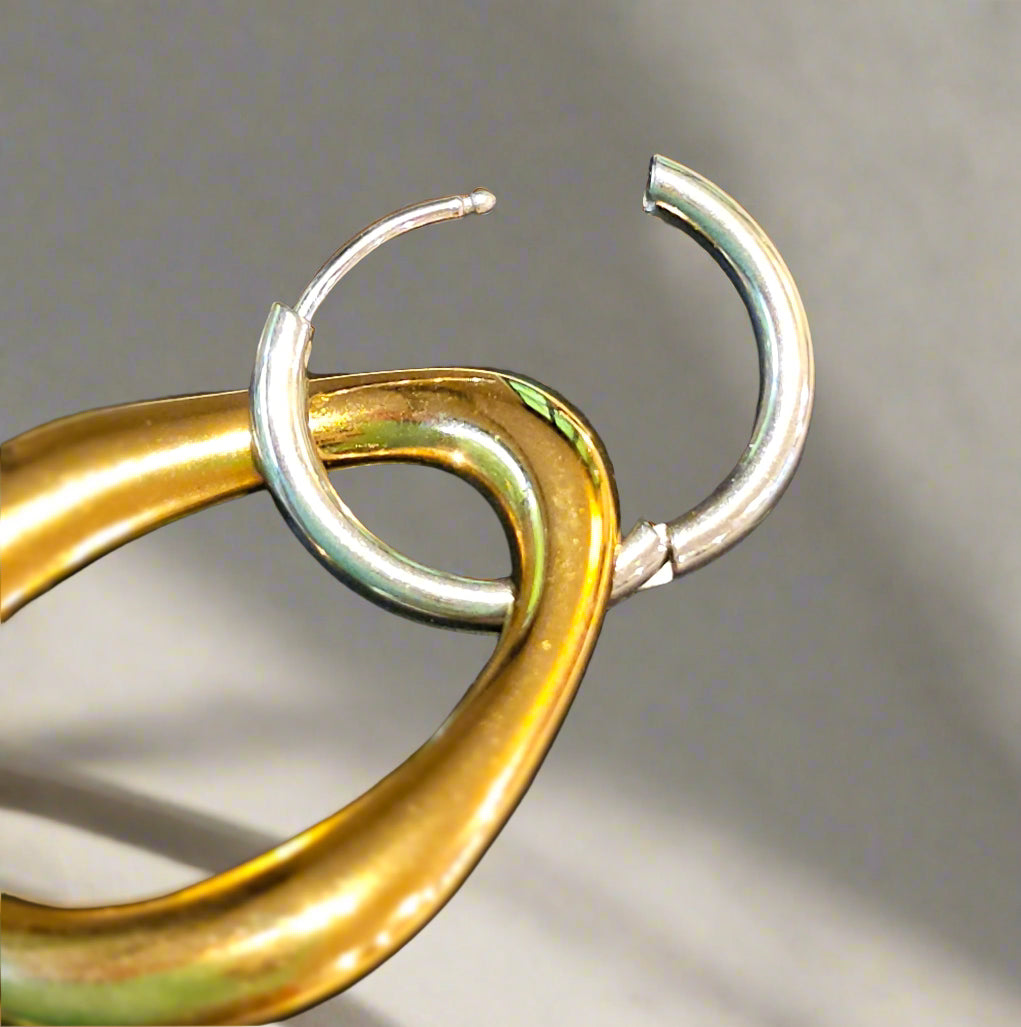 The Marilyn Earring