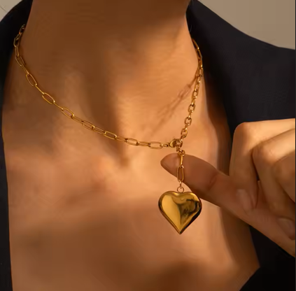 The Eros Necklace
